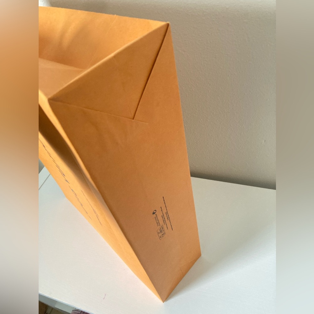 Louis Vuitton Paperbag - Picture 3 of 3